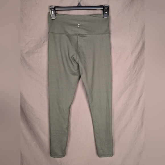 Zyia size 4 leggings in olive green with print - Picture 5 of 6